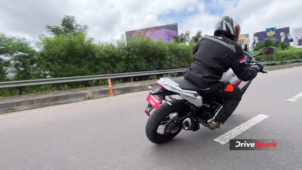 സാഹസികതയിലേക്ക് ഇറങ്ങിച്ചെല്ലാം; Moto Morini X-Cape 650X റിവ്യു