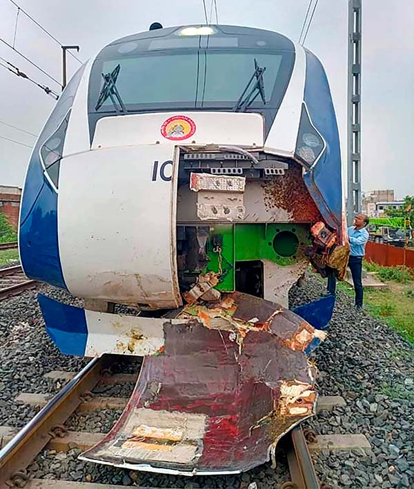 6-ാം ദിവസം അപകടത്തില് പെട്ട് വന്ദേ ഭാരത് എക്സ്പ്രസ്; 'സോപ്പ് പെട്ടി' വിമര്ശനങ്ങള്ക്ക് പിന്നിലെ യാഥാര്ത്ഥ്യം