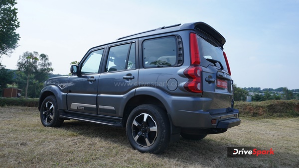 പേര് പോലെതന്നെ ക്ലാസിക്കാണ്; Mahindra Scorpio ക്ലാസിക്കിന്റെ റിവ്യൂ വിശേഷങ്ങള് ഇതാ