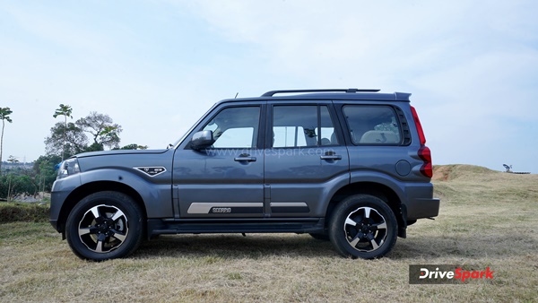 പേര് പോലെതന്നെ ക്ലാസിക്കാണ്; Mahindra Scorpio ക്ലാസിക്കിന്റെ റിവ്യൂ വിശേഷങ്ങള് ഇതാ